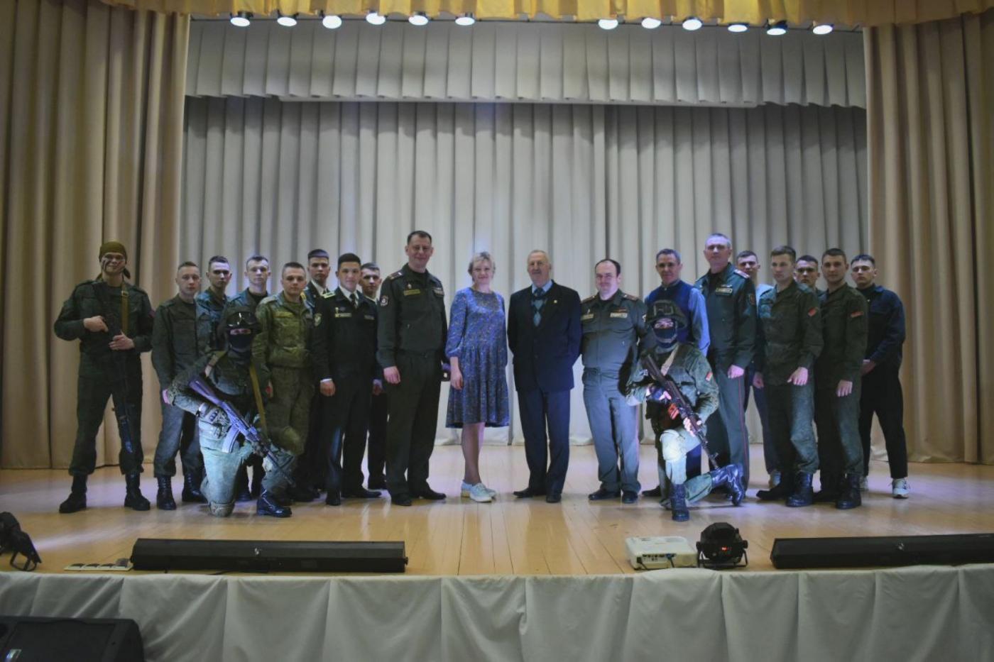 Встреча курсантов военно-технического факультета с учащимися Боровлянской средней школы № 2